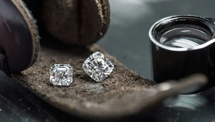 Wij zoeken een bijzondere diamant die volledig aan uw wensen voldoet. Wij zoeken een bijzondere diamant die volledig aan uw wensen voldoet.