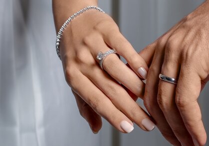 Configureer en koop bijpassende trouwringen Configureer en koop bijpassende trouwringen